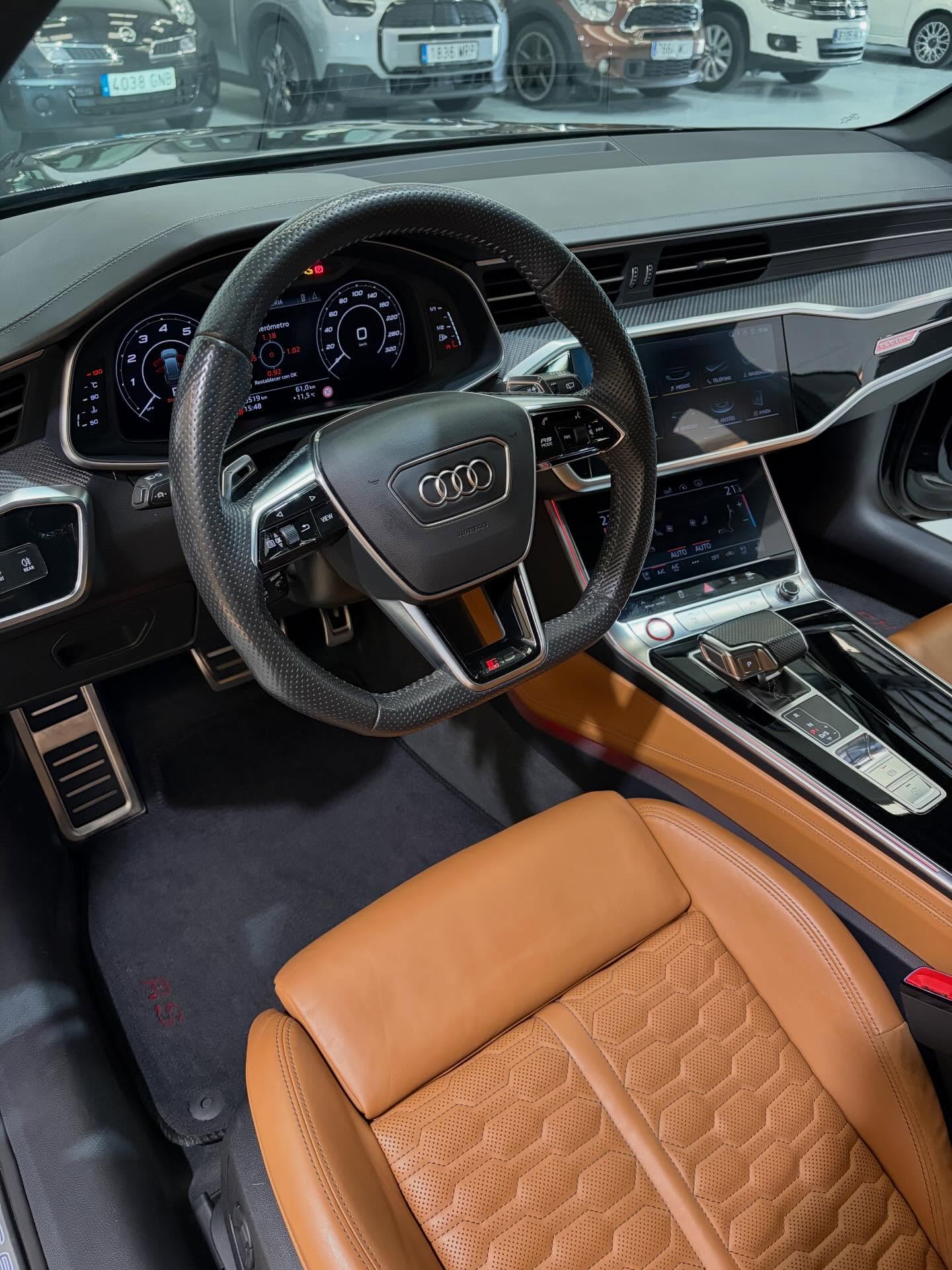 Interior de coche después del detailing profesional en Lleida — Car Clean Corbins